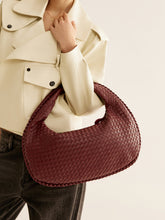 Rounded Woven Zipper Handbag